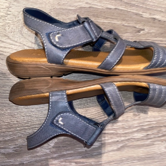 Relativity Womens Sandals 9M Blue Gray 3 Strap Faux Leather Adjustable Comfort - Picture 4 of 9